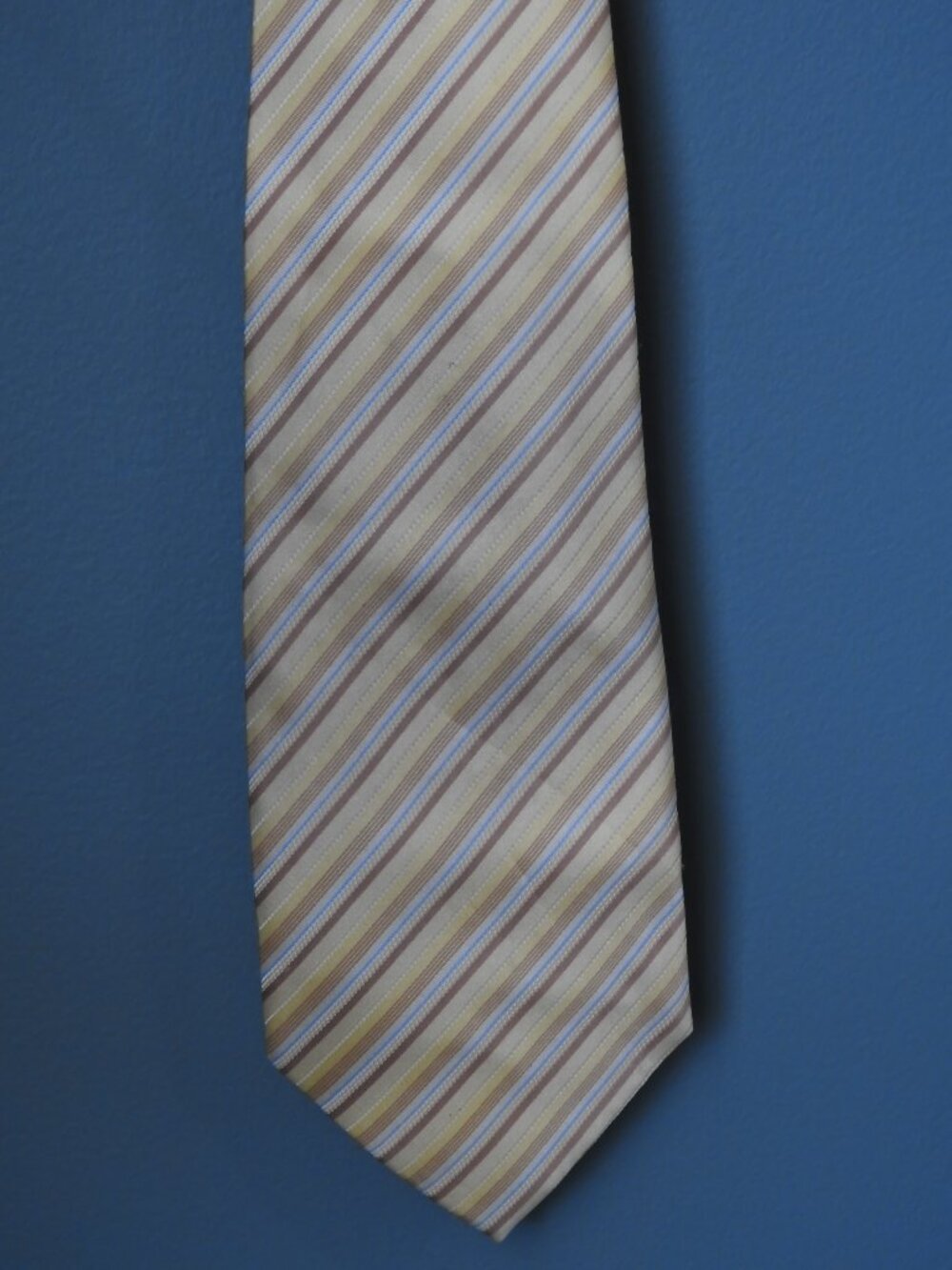3/$15 Covona Gold Diagonal Design Men's Business Tie